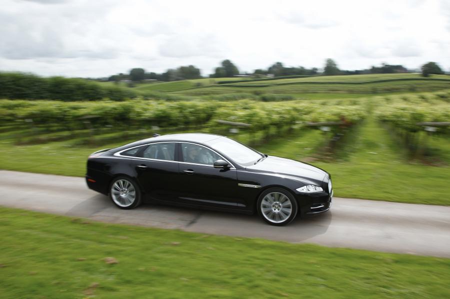  Jaguar XJ 2012 года  (UK) (фото 66 из 121)